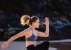 “마이크로 워크아웃, 바쁜 일상 속 건강 지키는 작은 습관” woman in black leggings and white sports bra